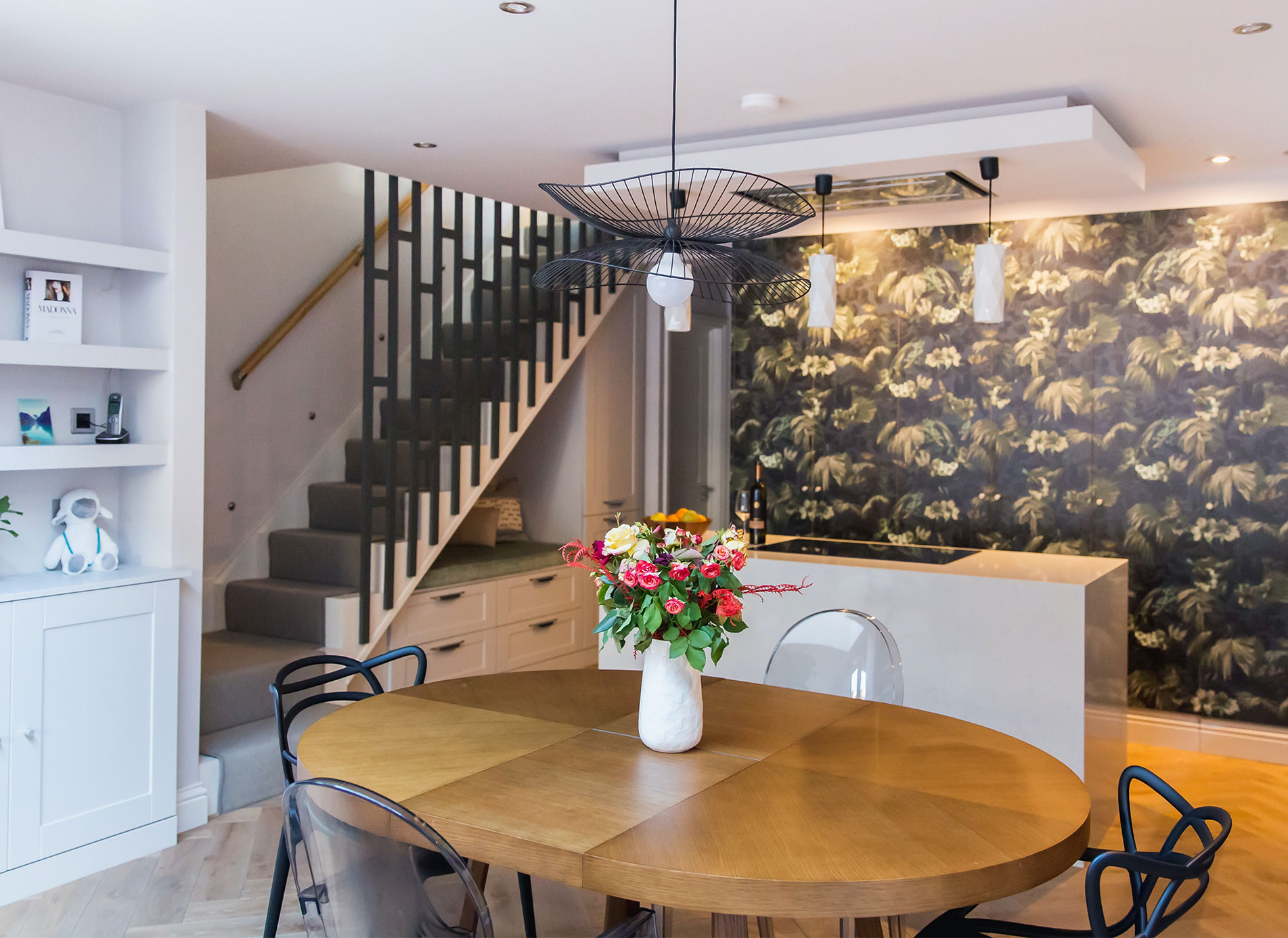 Sets Up Dining Room to Welcome Guests